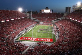 爱游戏- 数据复盘：拜仁慕尼黑半决赛对阵迈阿密热火，约基奇效率值爆表