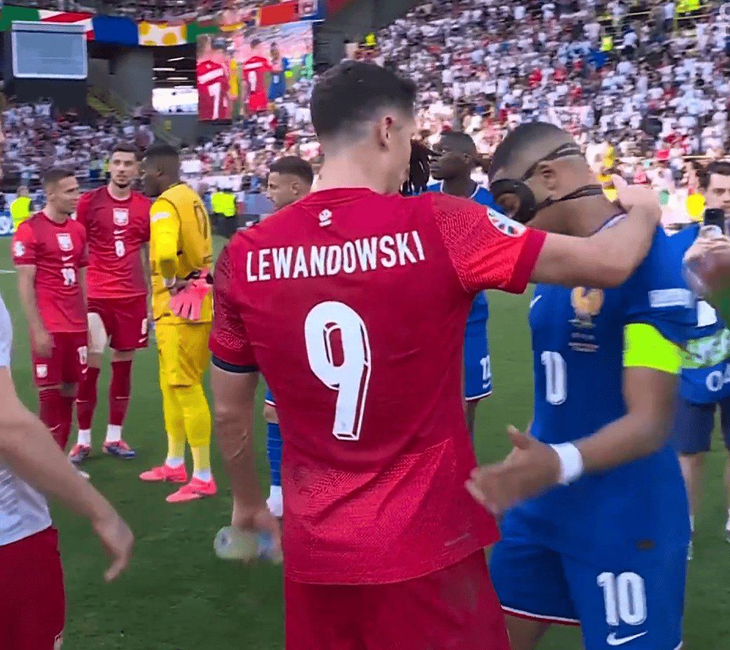 包含姆巴佩意外战胜德国队，重要助攻引爆全场！的词条