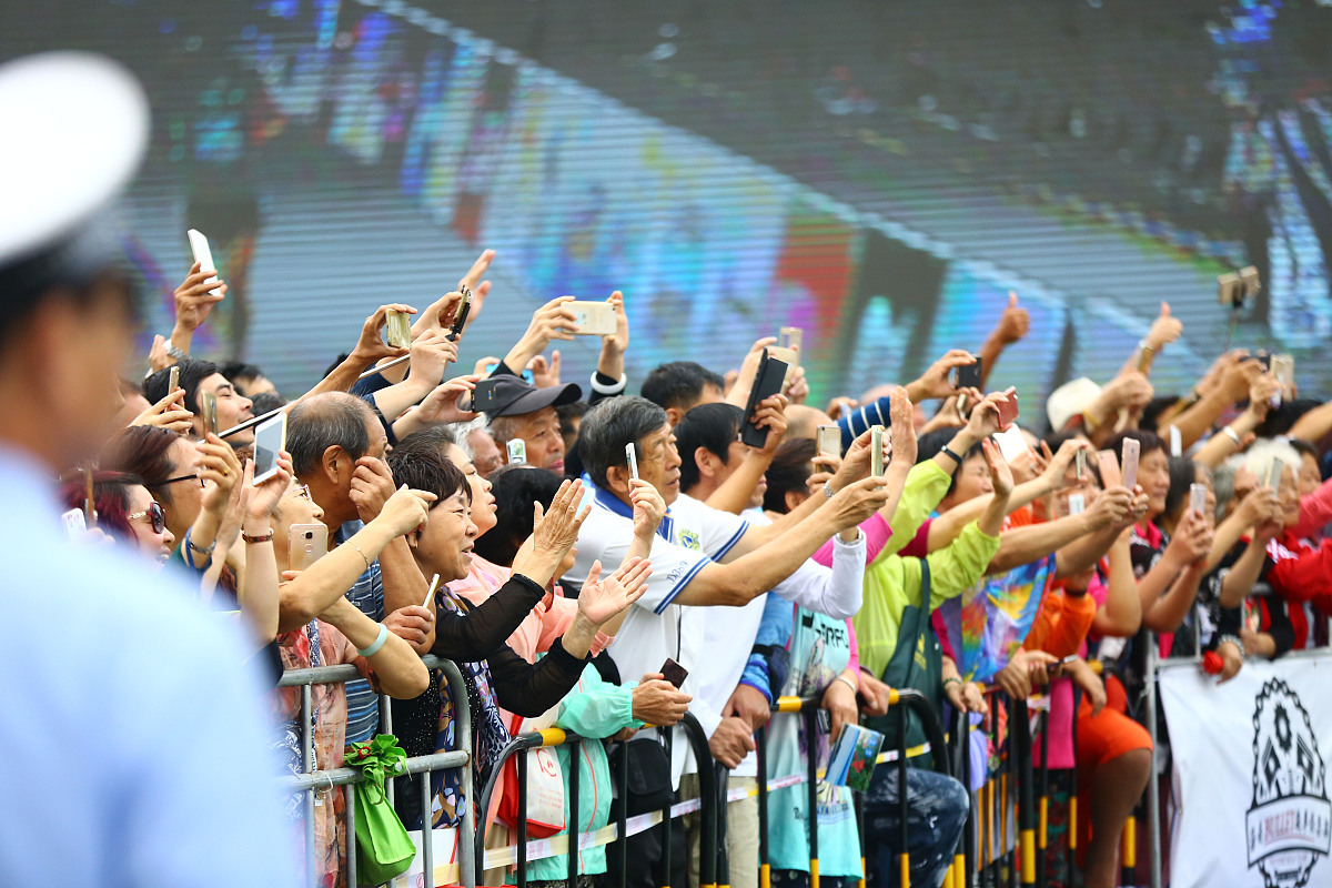 包含表现优异首场状态出色，巴黎圣日耳曼观众沸腾！，Ning重返赛场赛场气氛高涨的词条